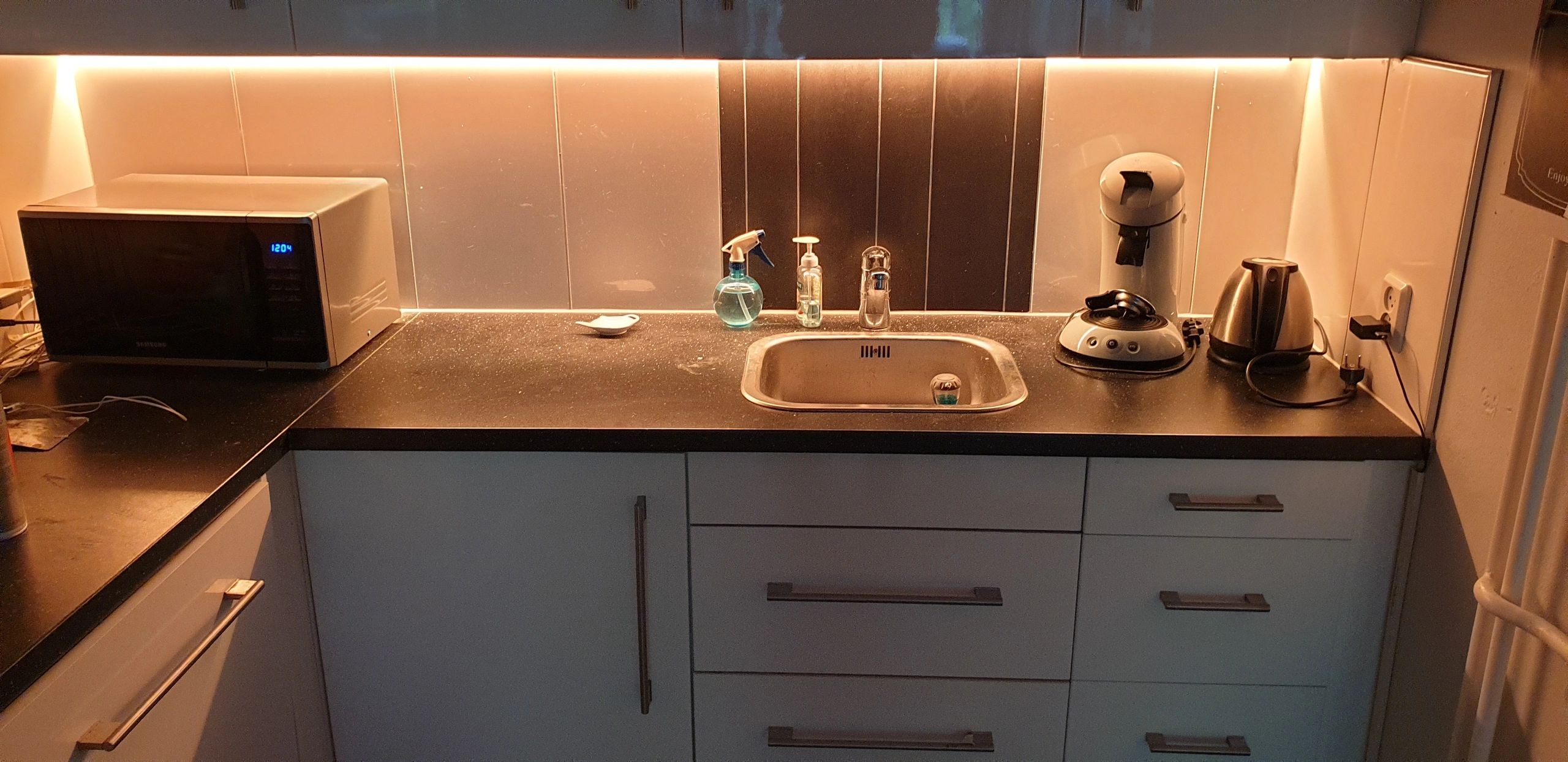 RGBW basic led strip per meter inclusief controller en voeding 1-10 meter