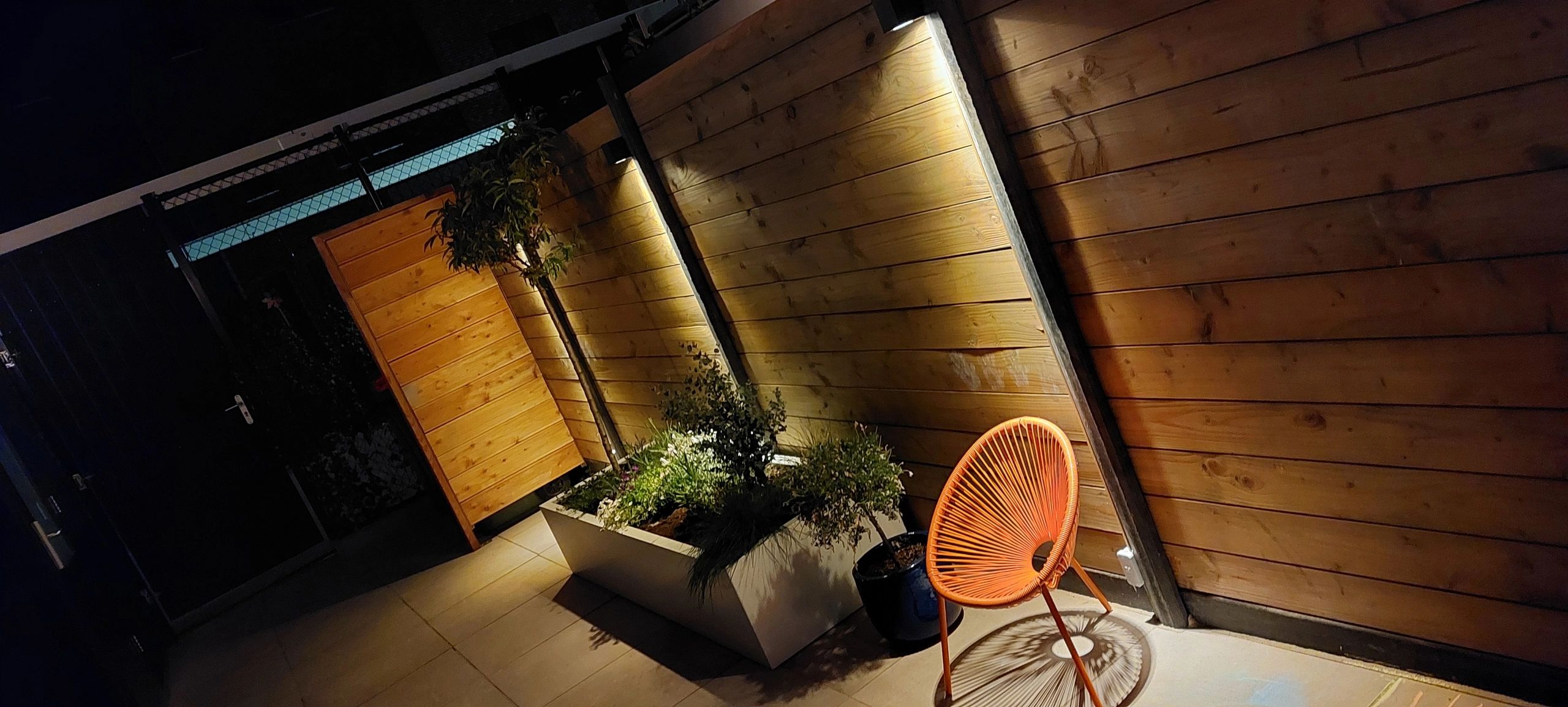 Zwarte wandlamp voor buiten met Zigbee GU10 spot - Recht