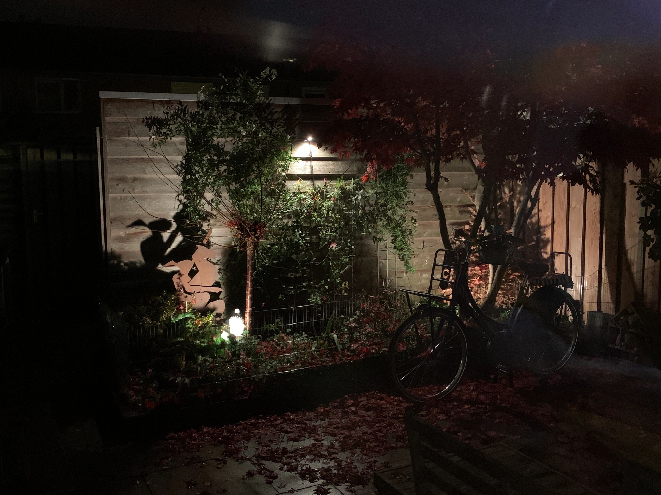 Slimme spots voor buiten White and Color - 3 Innr led spots te bedienen via Hue app