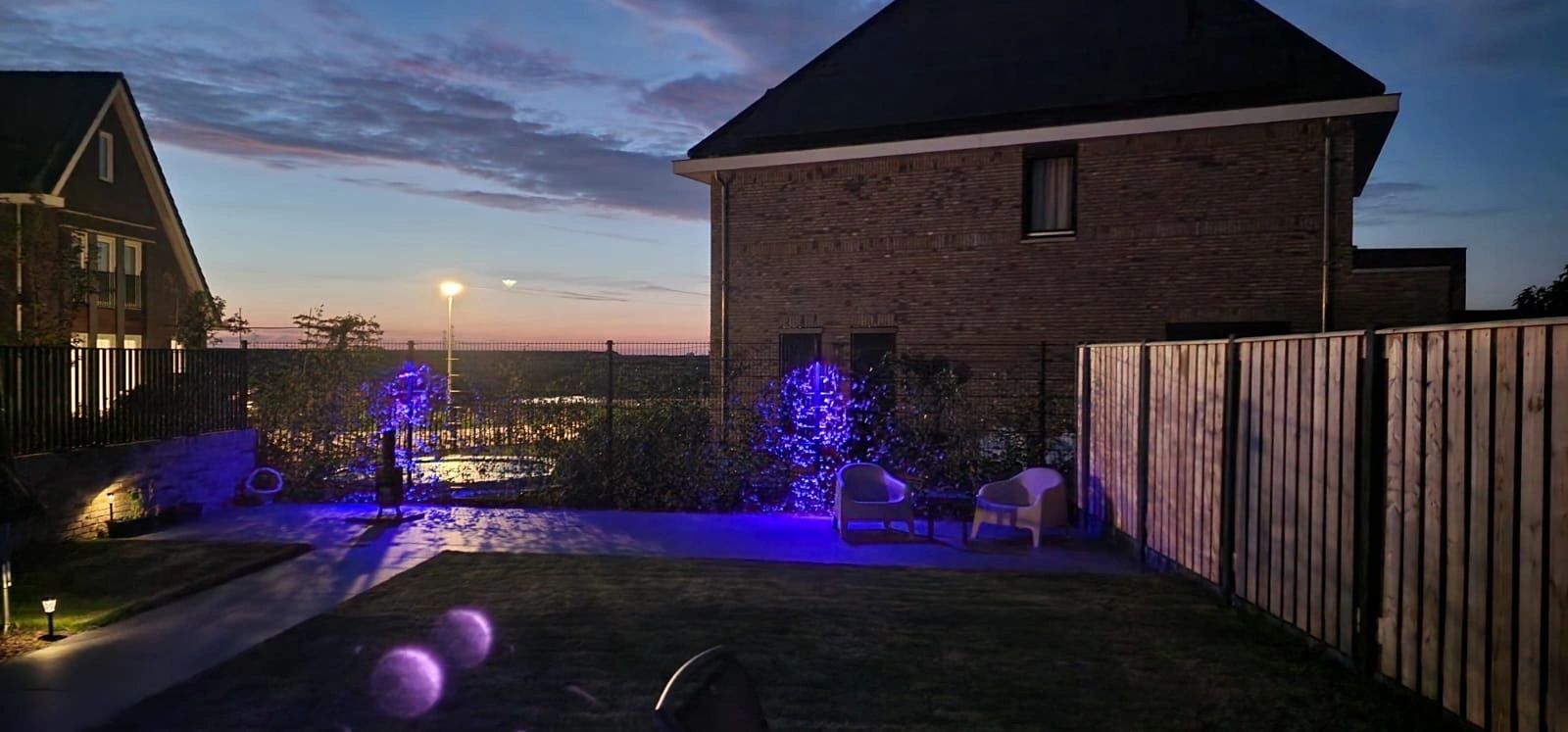 Zwarte wandlamp voor buiten met Zigbee GU10 spot - Recht